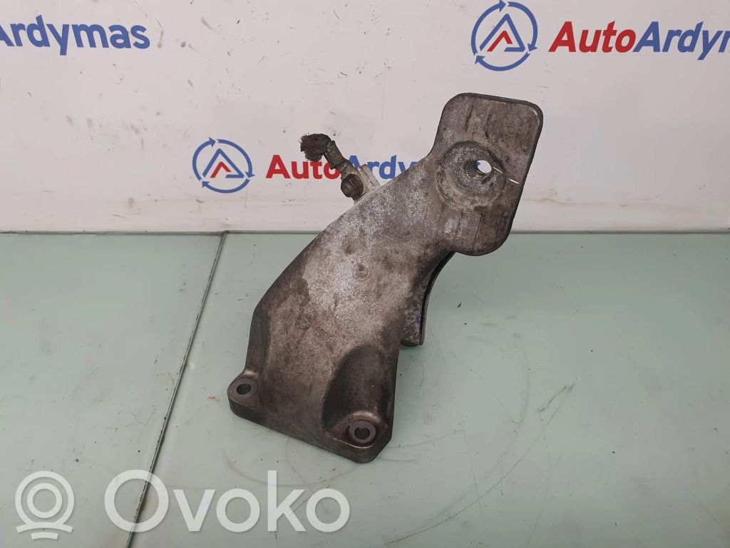 BMW 5 E60 E61 Engine mounting bracket 