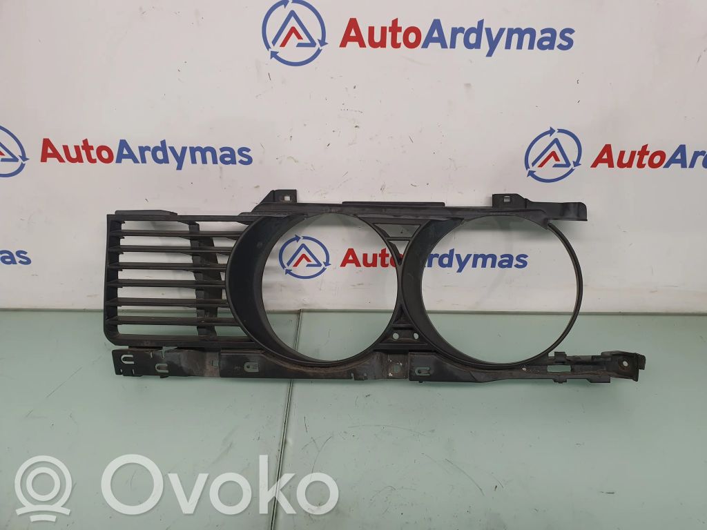 BMW 5 E34 Moldura inferior de faro delantero/faro principal 