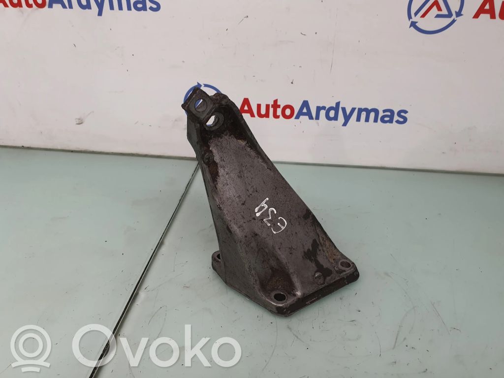 BMW 5 E34 Engine mounting bracket 