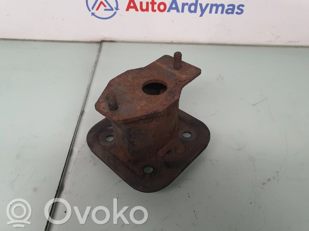 BMW 5 E60 E61 Aizmugurē bampera amortizators 