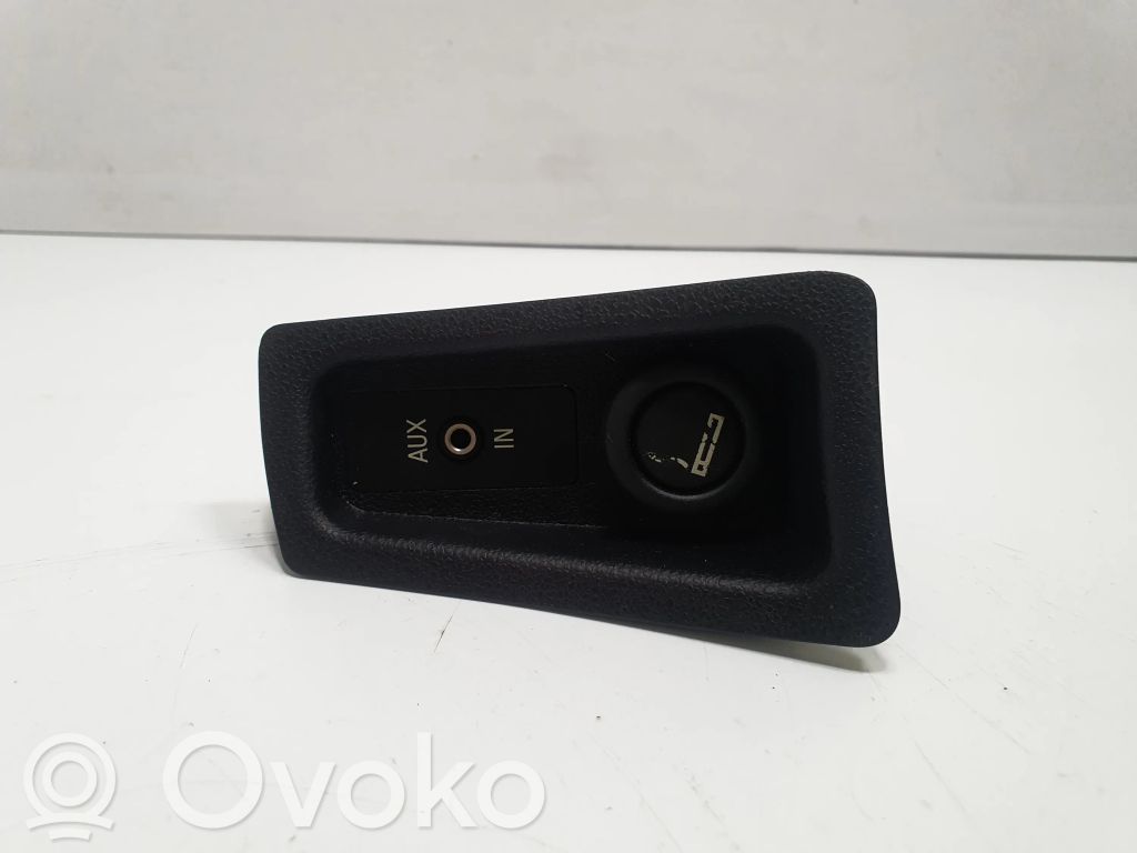 BMW 1 E81 E87 AUX in-socket connector 