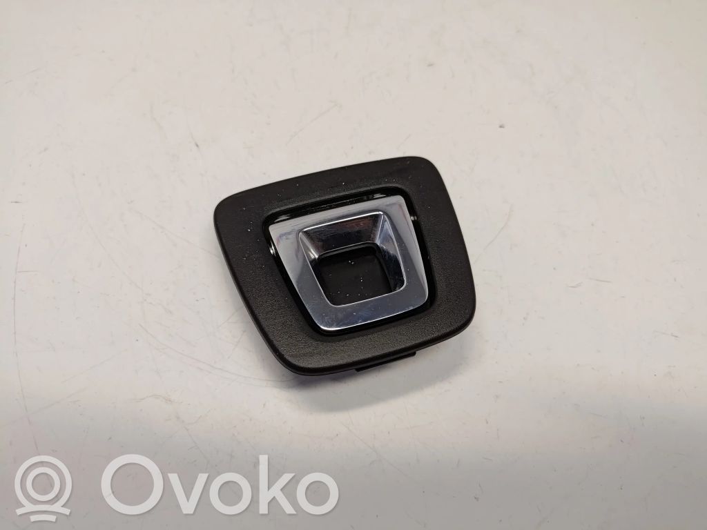 BMW 7 G11 G12 Tie down hook / loop 