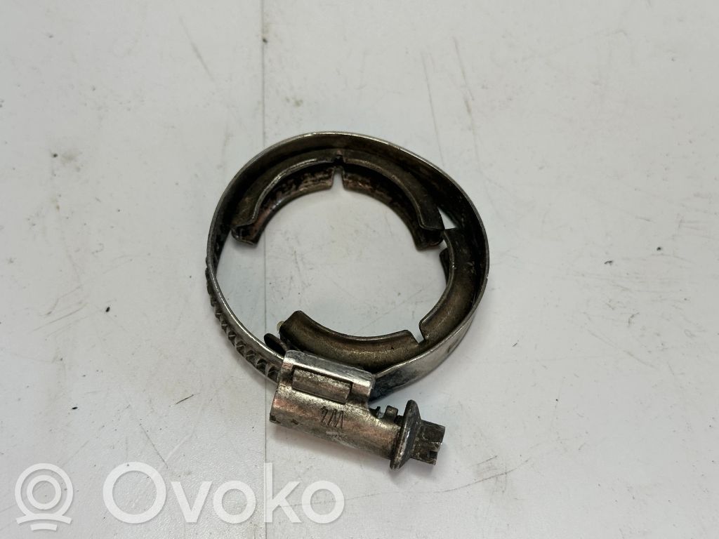 BMW 5 E39 EGR-linjan letku 
