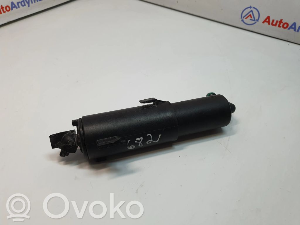 BMW X5 E70 Headlight washer spray nozzle 