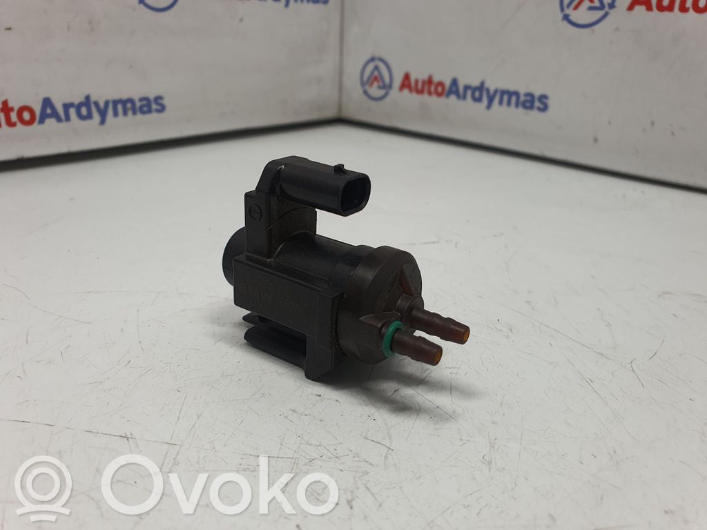 BMW 5 G30 G31 G38 Válvula de vacío 