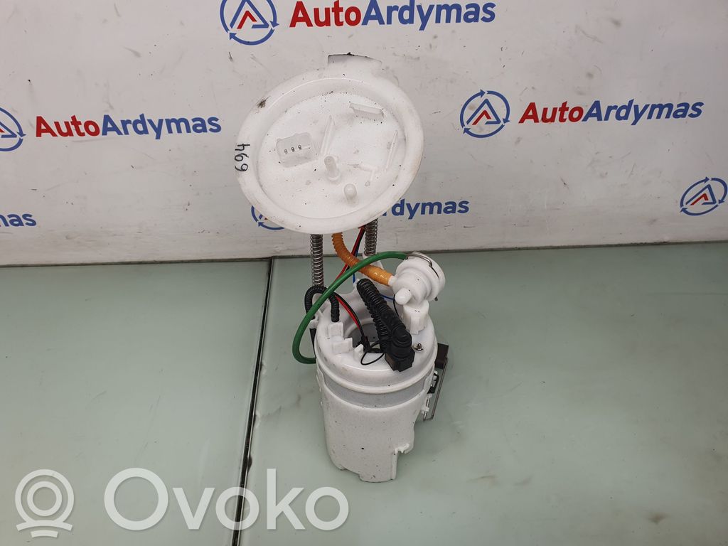 BMW X3 F25 Pompa paliwa w zbiorniku 