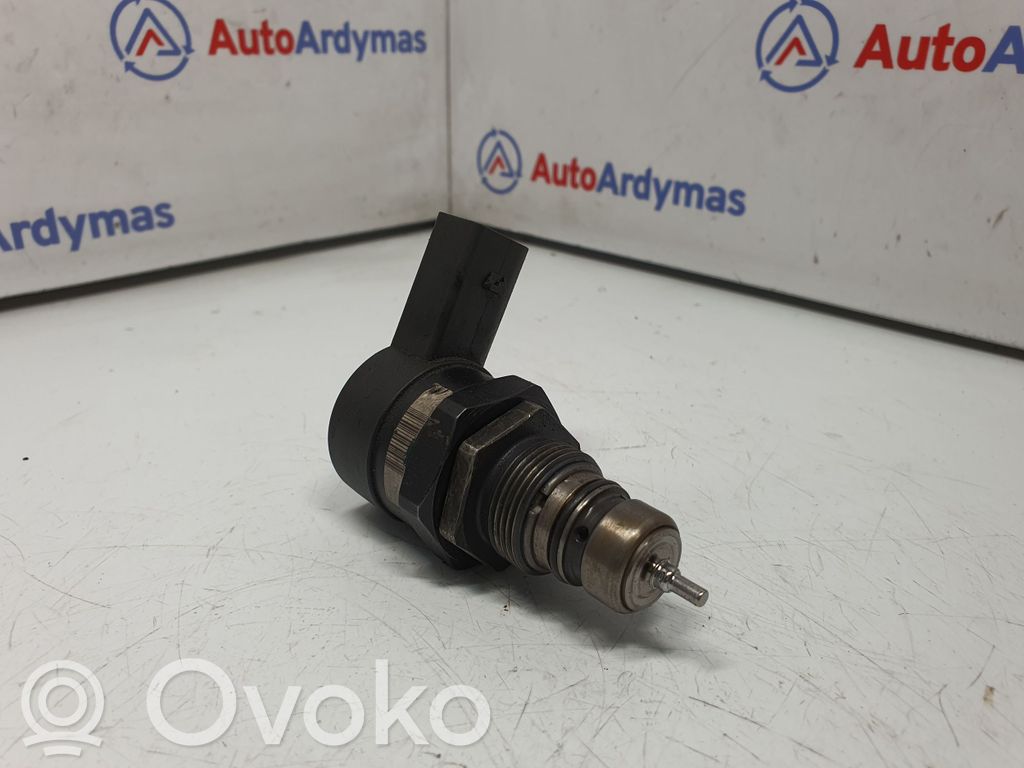 BMW 3 E90 E91 Fuel pressure regulator 