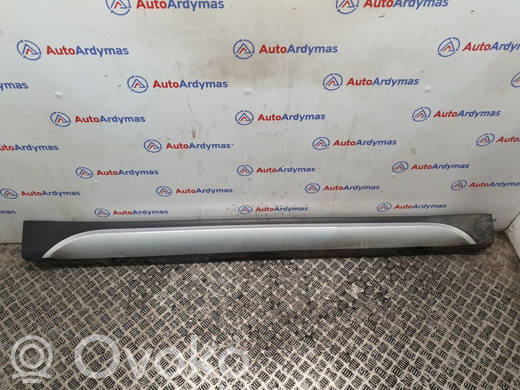 BMW X1 E84 Sill 