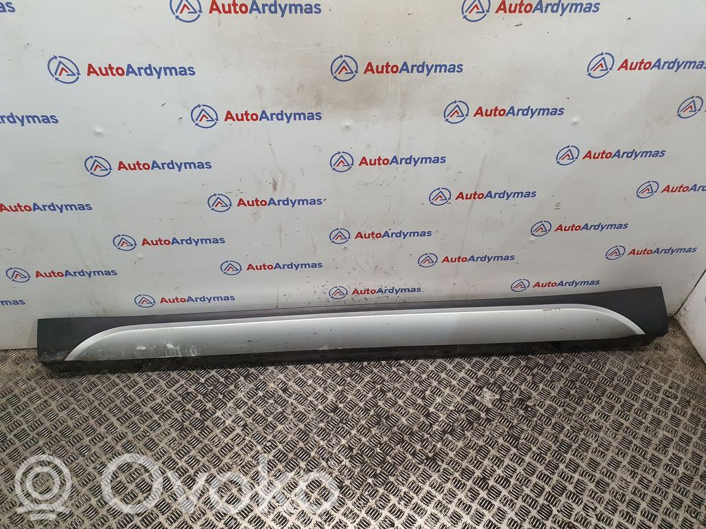 BMW X1 E84 Sill 