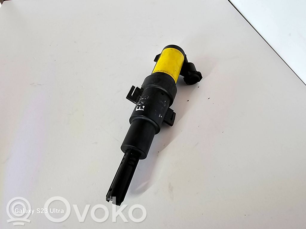 BMW 3 E46 Headlight washer spray nozzle 