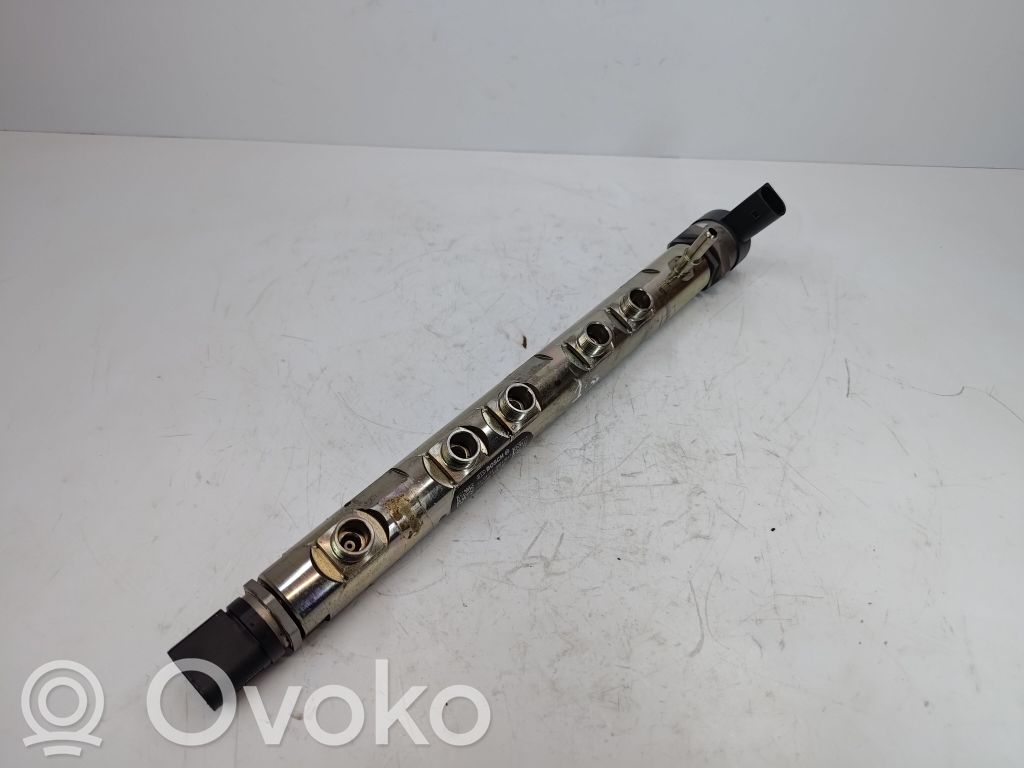 BMW 3 F30 F35 F31 Fuel injector supply line/pipe 