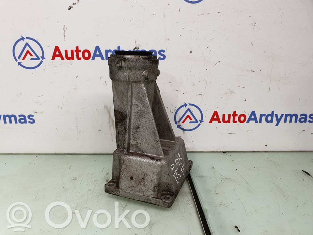 BMW X5 E70 Staffa del differenziale anteriore 