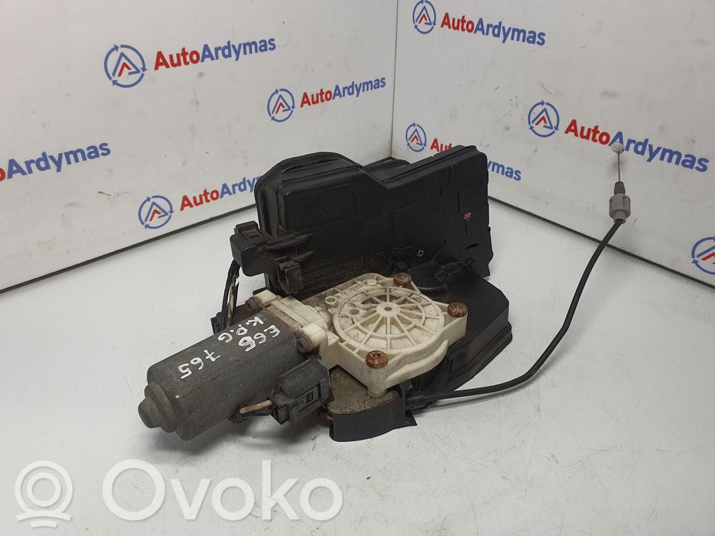 BMW 7 E65 E66 Galinių durų spyna 