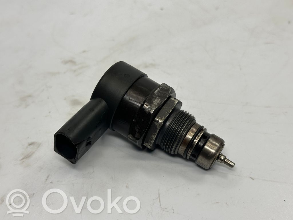 Fuel pressure regulator   7805733,13537805733,0281002481
