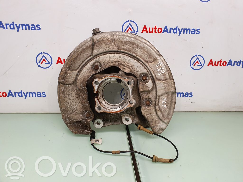 BMW 5 G30 G31 G38 Zwrotnica koła tylnego 