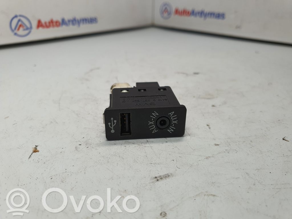 BMW 5 F10 F11 USB savienotājs 