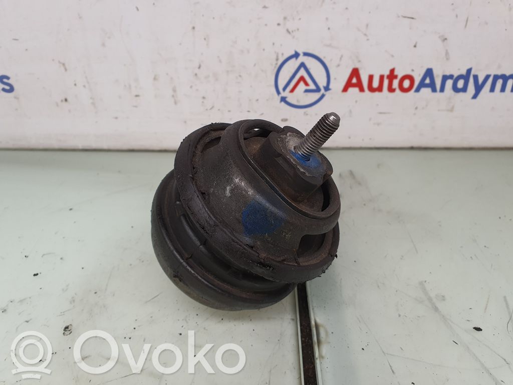BMW 5 E39 Engine mount bracket 