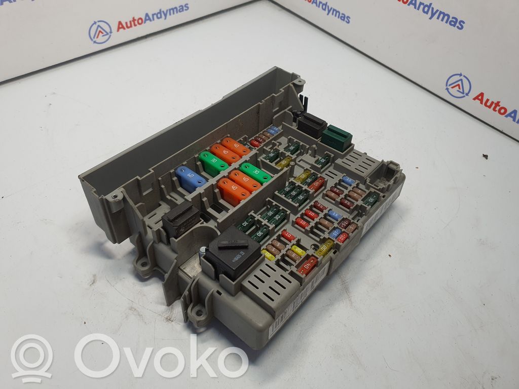 Блок предохранителей   6906622,61146906622,6978271,6906609