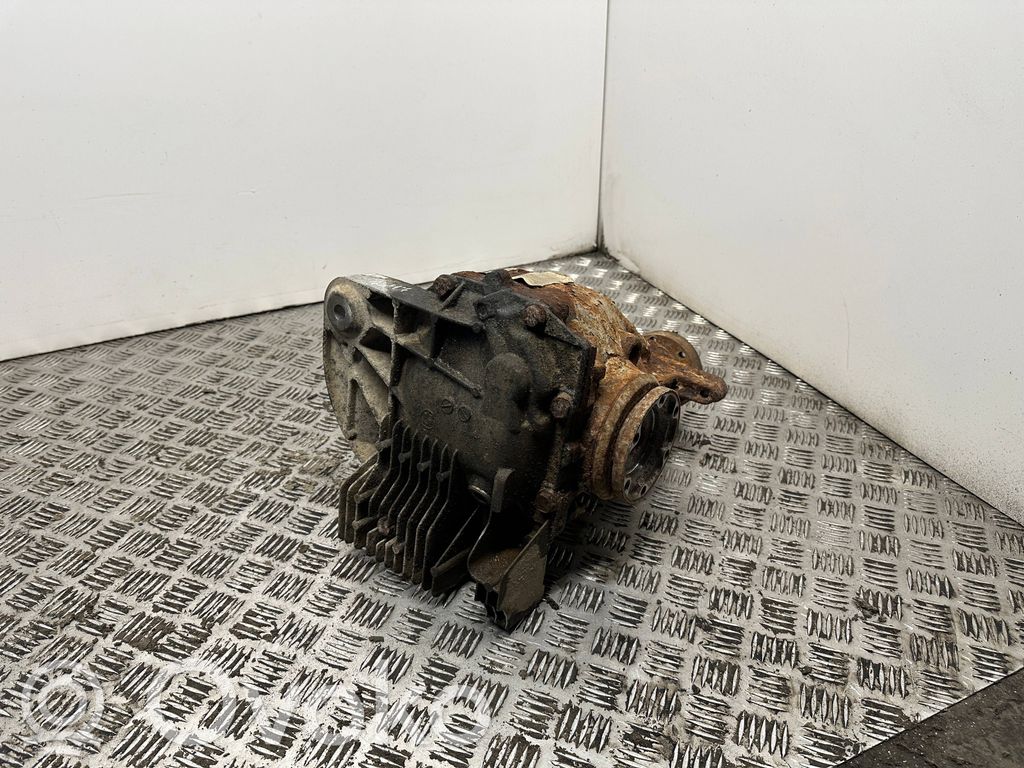 BMW 5 E60 E61 Galinis reduktorius 