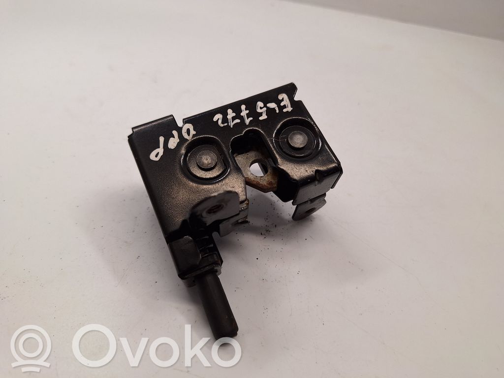 BMW 7 E65 E66 Dzinēja pārsega slēdzene 