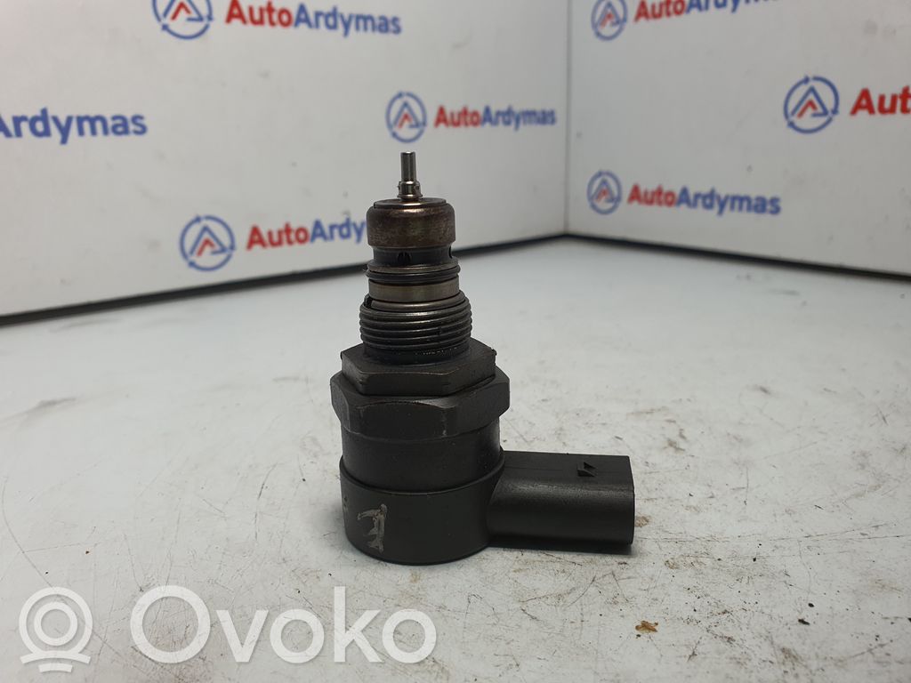 BMW X3 E83 Fuel pressure regulator 