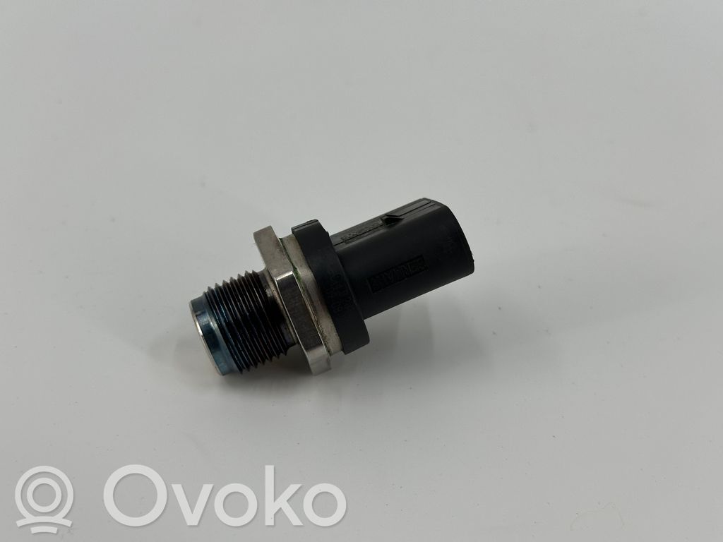 Capteur de pression de carburant   0281002988,8577623,13538577623