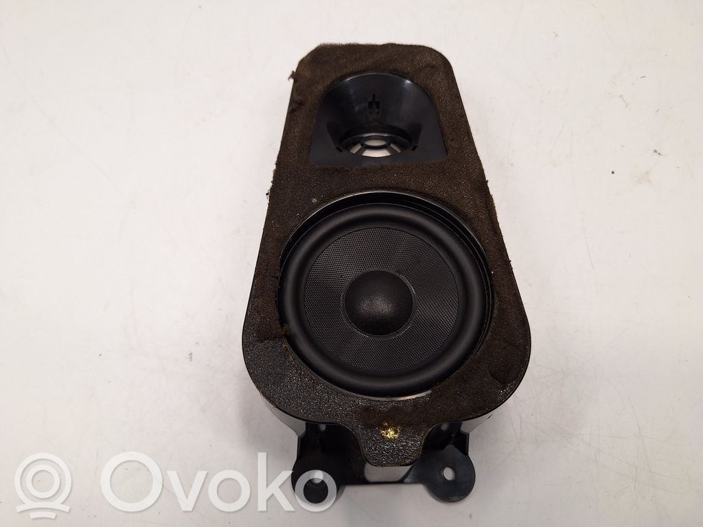 BMW X5 E70 Garsiakalbis (-iai) galinėje palangėje 