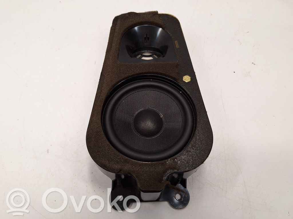 BMW X5 E70 Garsiakalbis (-iai) galinėje palangėje 