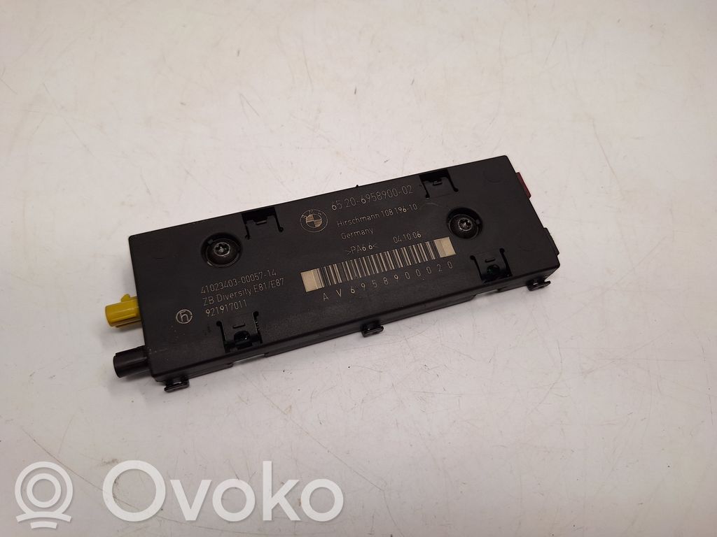 BMW 1 E81 E87 Aerial antenna amplifier 