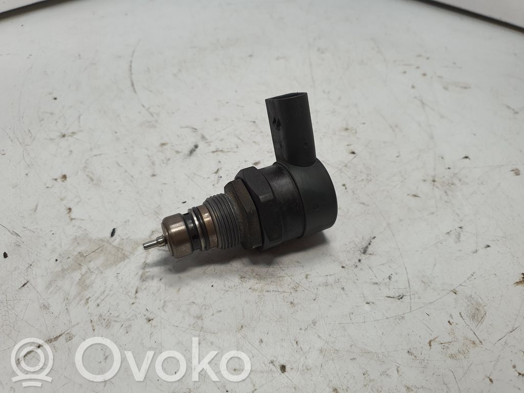 Régulateur de pression de carburant   0281002481,7788685,13537788685,7805733
