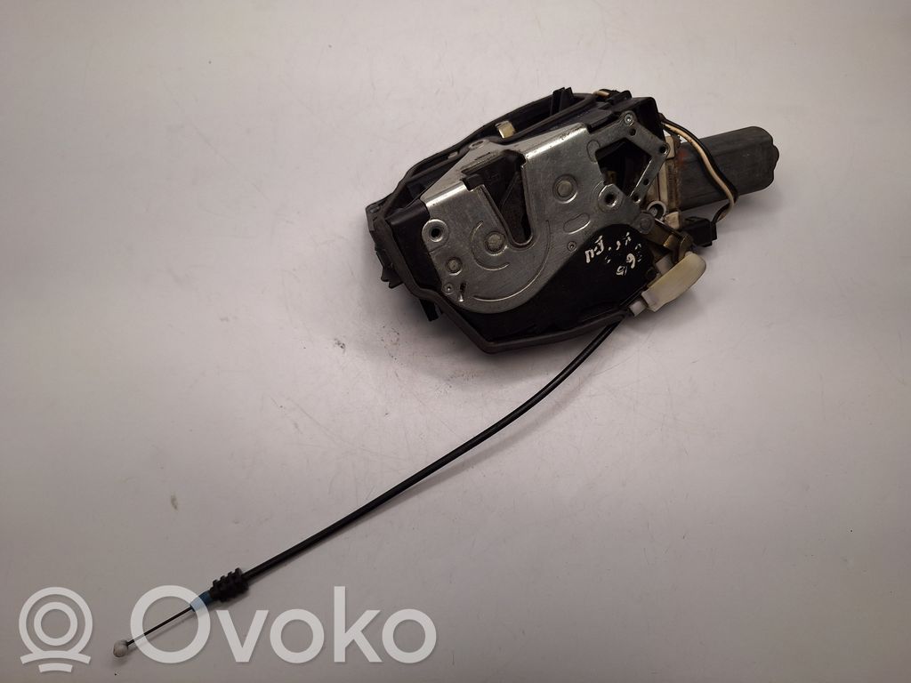 Front door lock   7028905,51217028905,51217169235,51217202123