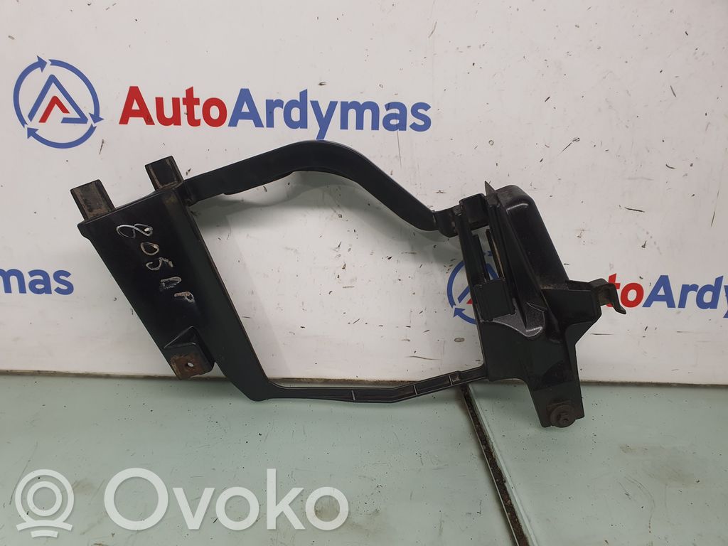 BMW 5 E60 E61 Headlight/headlamp mounting bracket 