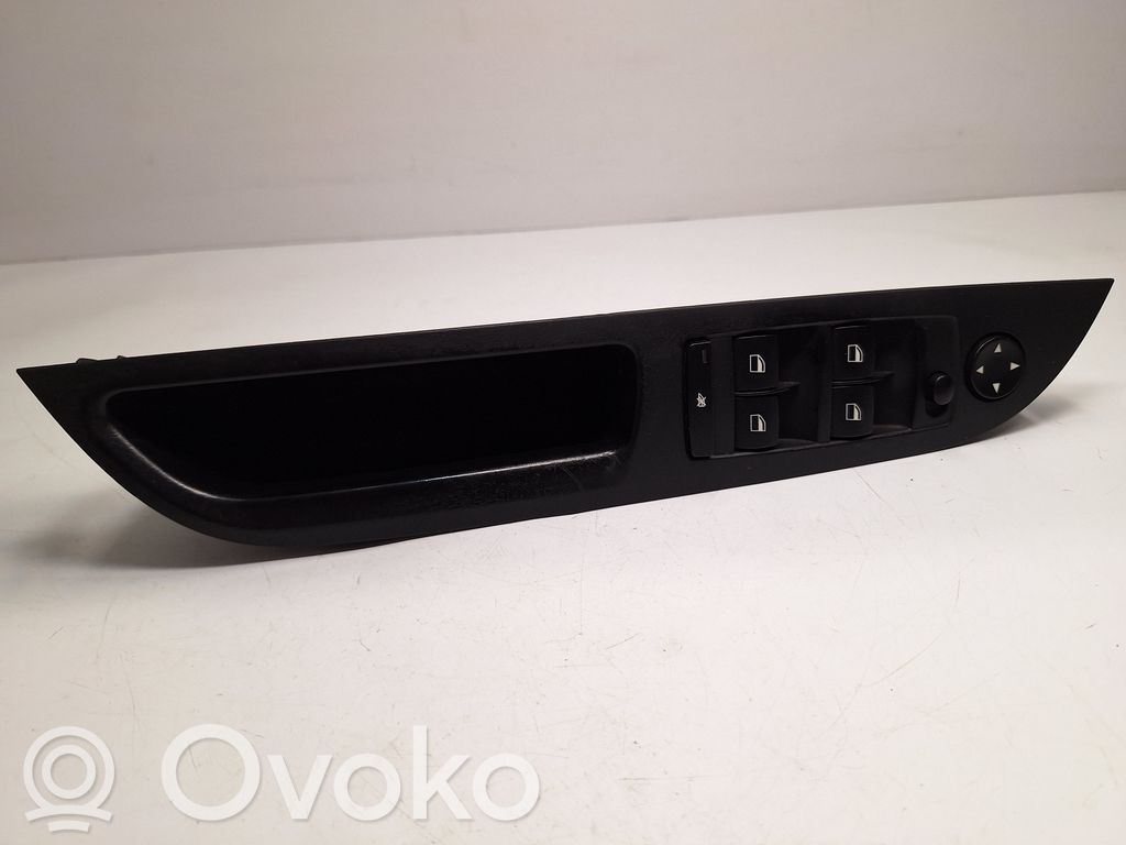 Electric window control switch   9122110,61319122110