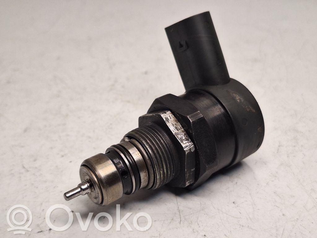 BMW 7 E65 E66 Regulator ciśnienia paliwa 