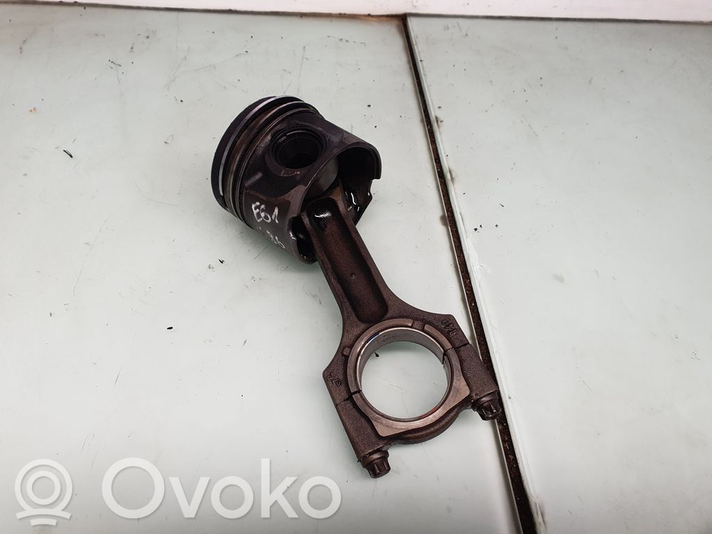 BMW 5 E60 E61 Поршень с шатуном 