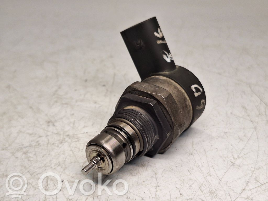 BMW 5 E60 E61 Fuel pressure regulator 