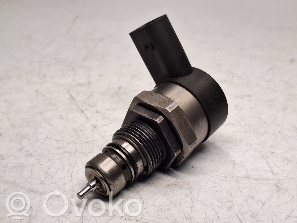 BMW X6 E71 Fuel pressure regulator 