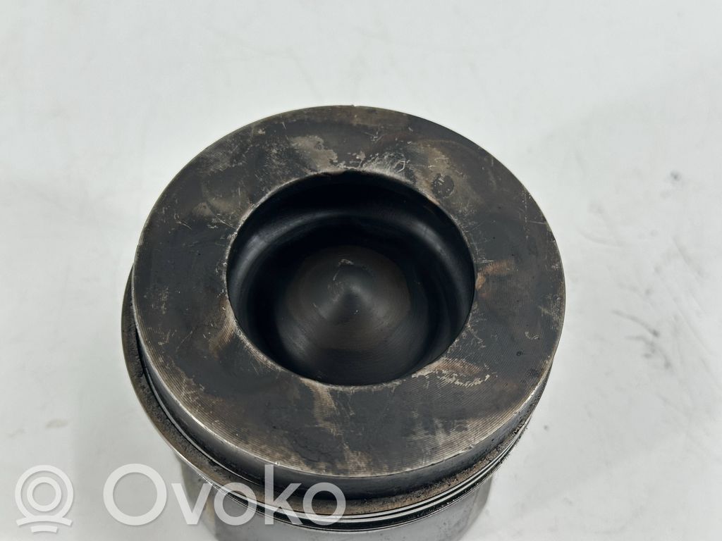 BMW 5 F10 F11 Piston 