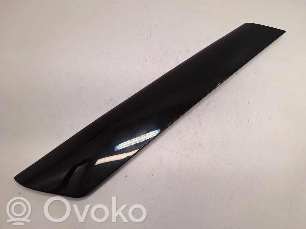 Osłona słupka szyby przedniej / A   51337073471,51137128157,51137054097