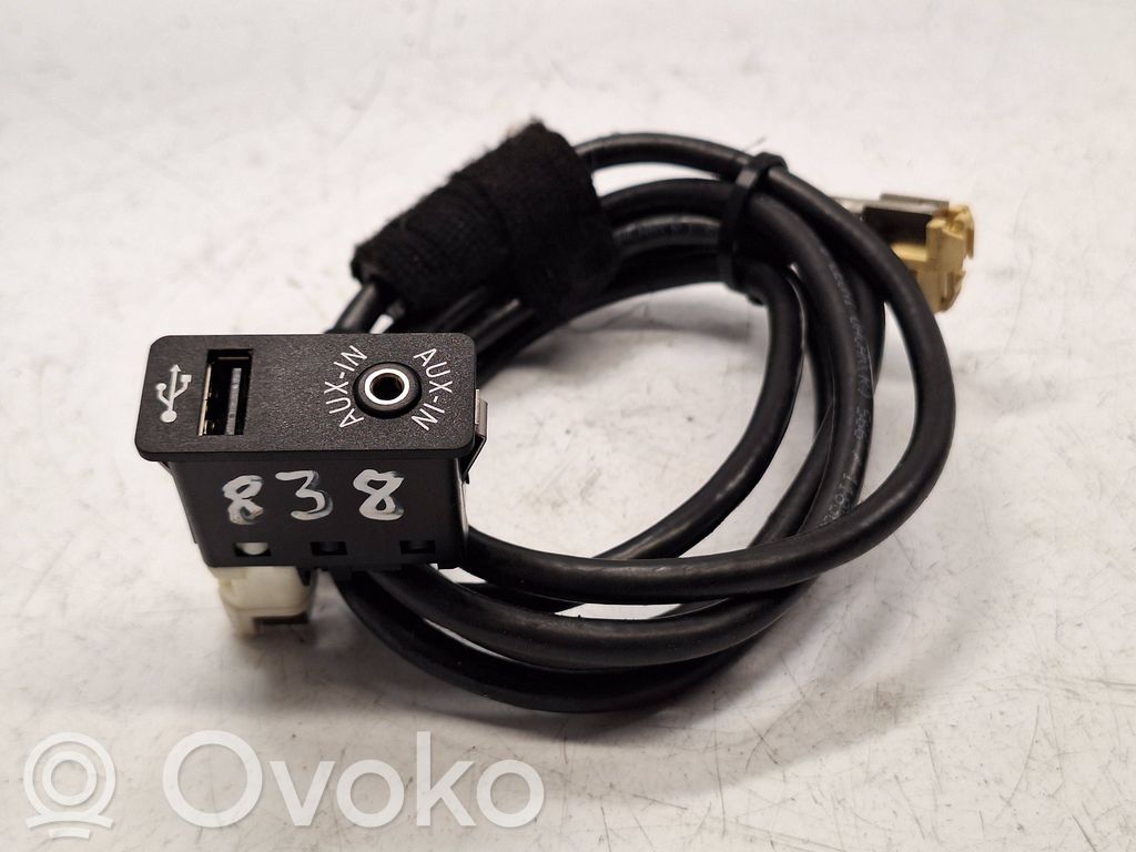 BMW X3 F25 Gniazdo / Złącze USB 