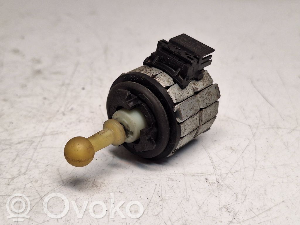 BMW 1 E81 E87 Headlight level adjustment motor 