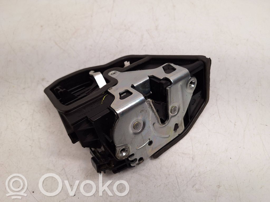 BMW X3 F25 Zamek drzwi przednich 