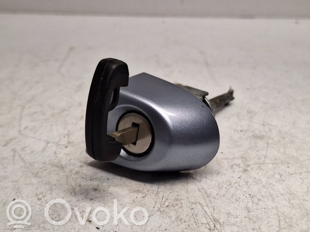 BMW X3 F25 Etuoven lukko (kahvan vieressä) 