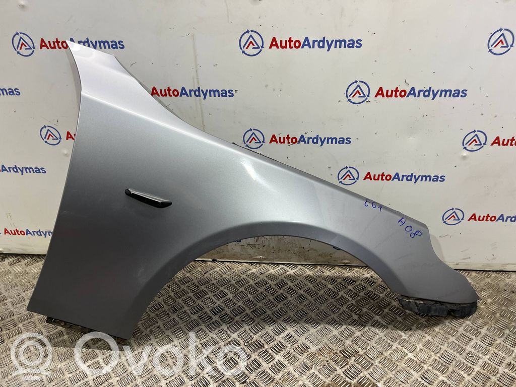 BMW 5 E60 E61 Błotnik przedni 