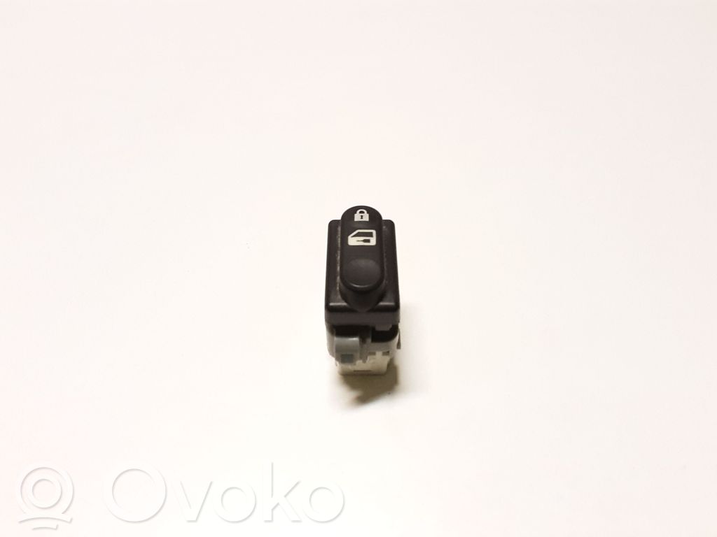 Nissan Qashqai Central locking switch button 