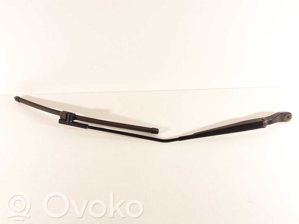 Mazda 3 I Front wiper blade arm 