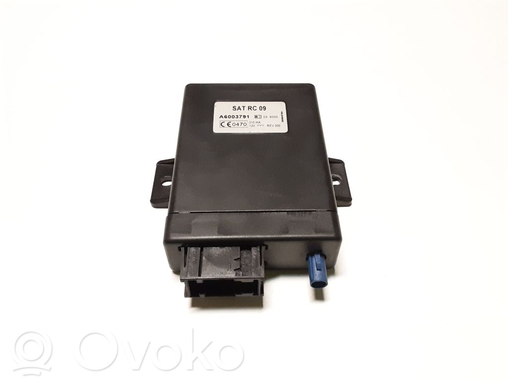 Mitsubishi Outlander Antenna control unit 