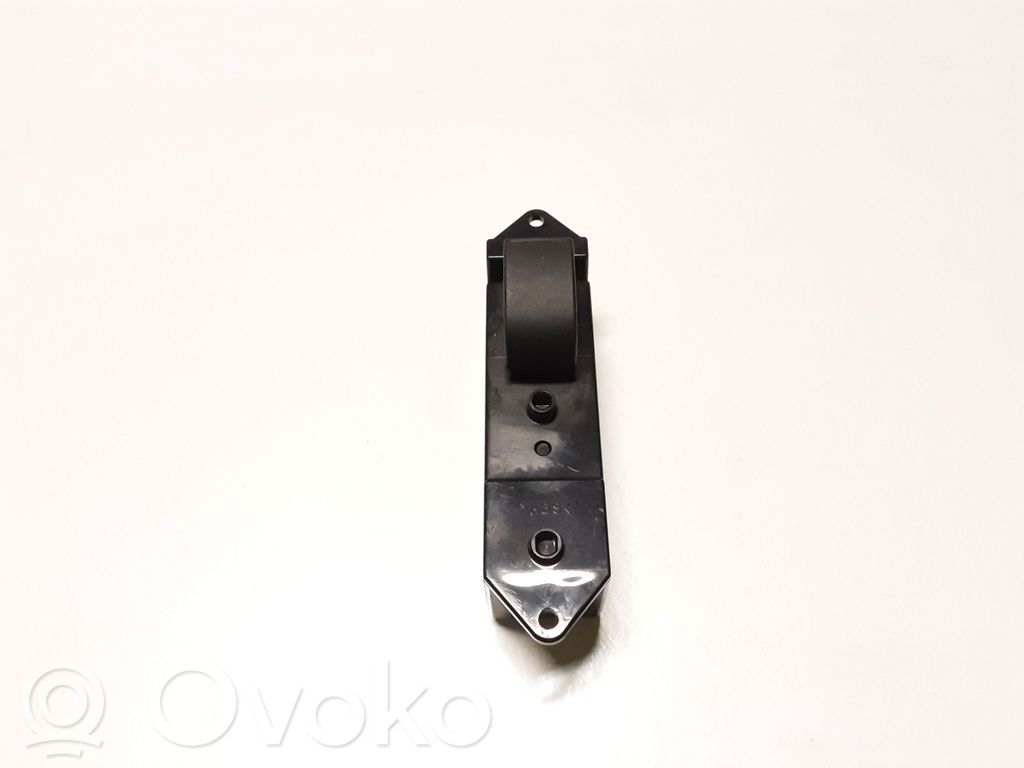 Mitsubishi Outlander Electric window control switch 