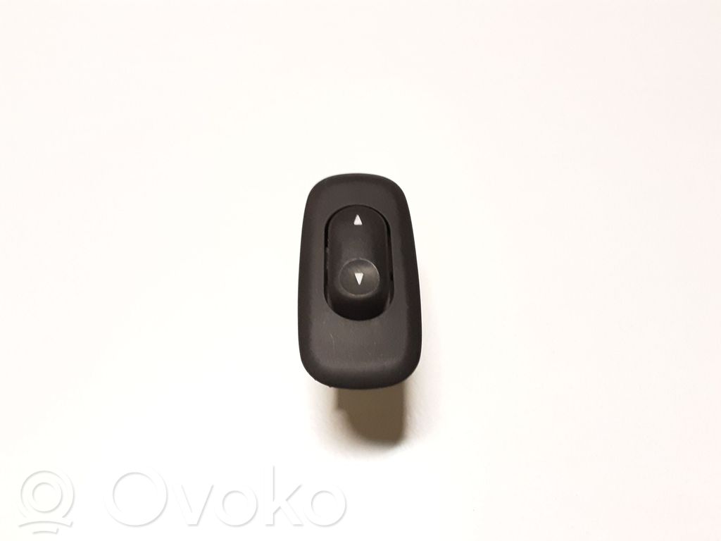 Electric window control switch   E1006638YA