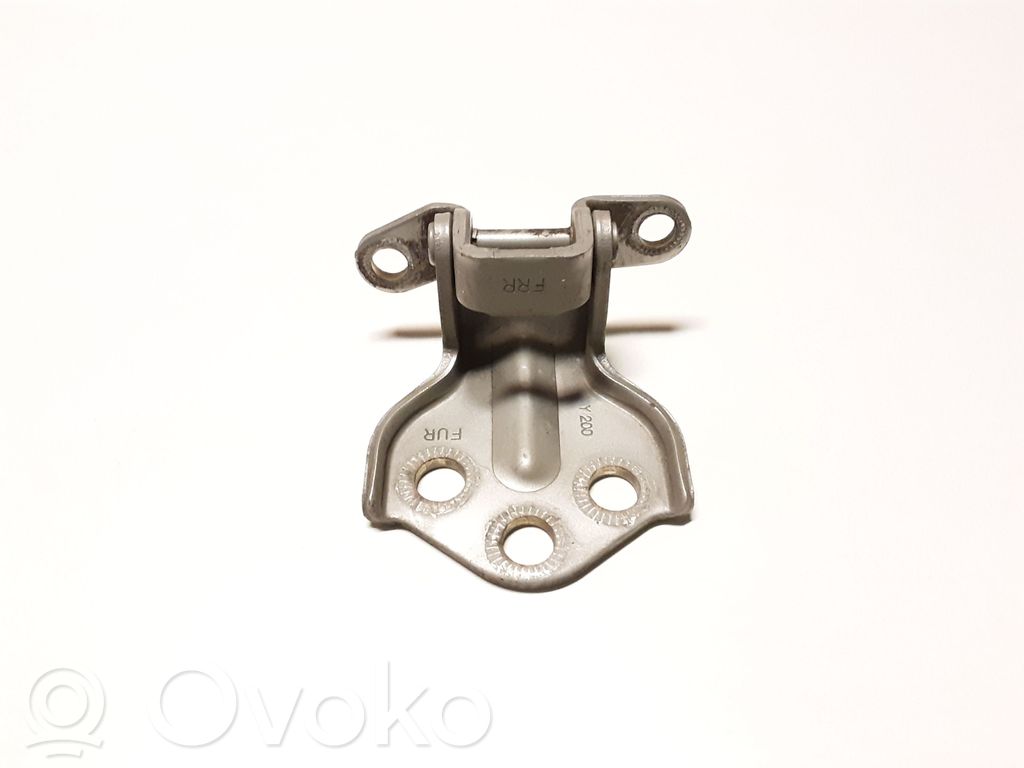 Front door upper hinge   Y200,FRR